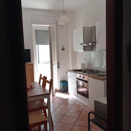 Love House - Apartment On The Beach Πεσκάρα Εξωτερικό φωτογραφία