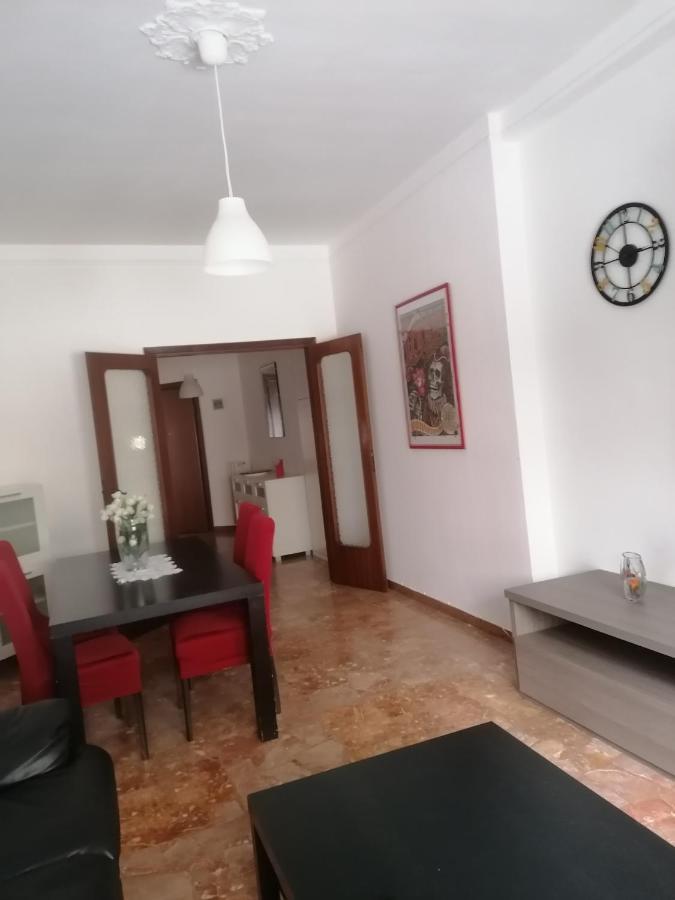 Love House - Apartment On The Beach Πεσκάρα Εξωτερικό φωτογραφία