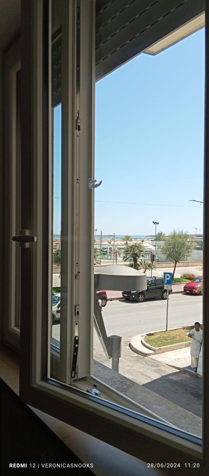 Love House - Apartment On The Beach Πεσκάρα Εξωτερικό φωτογραφία